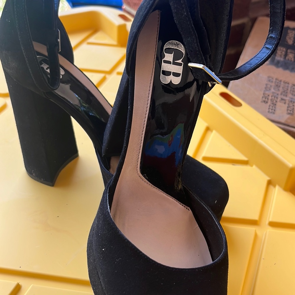 Giani Bini 6 inch heels